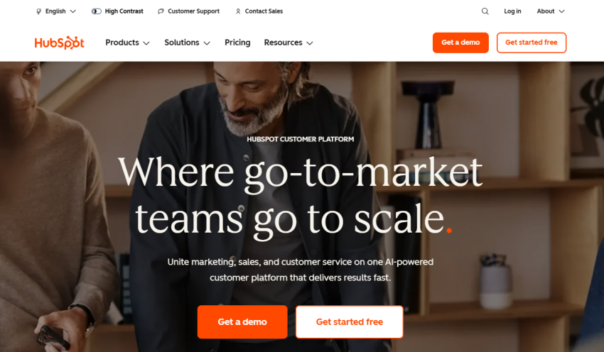 HubSpot homepage, communicating a platform's proposition and offering users to get started